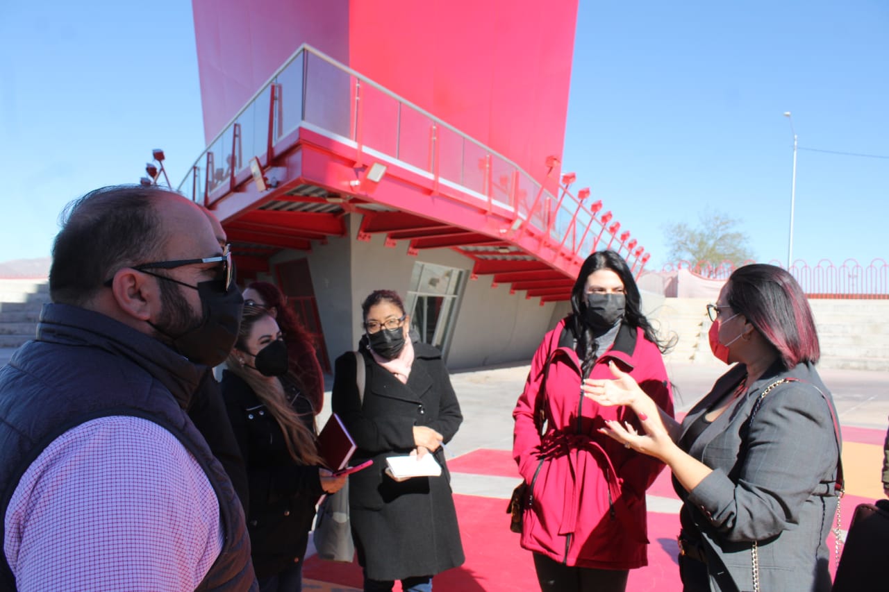 Enrejado de la plaza de la Mexicanidad, continuará