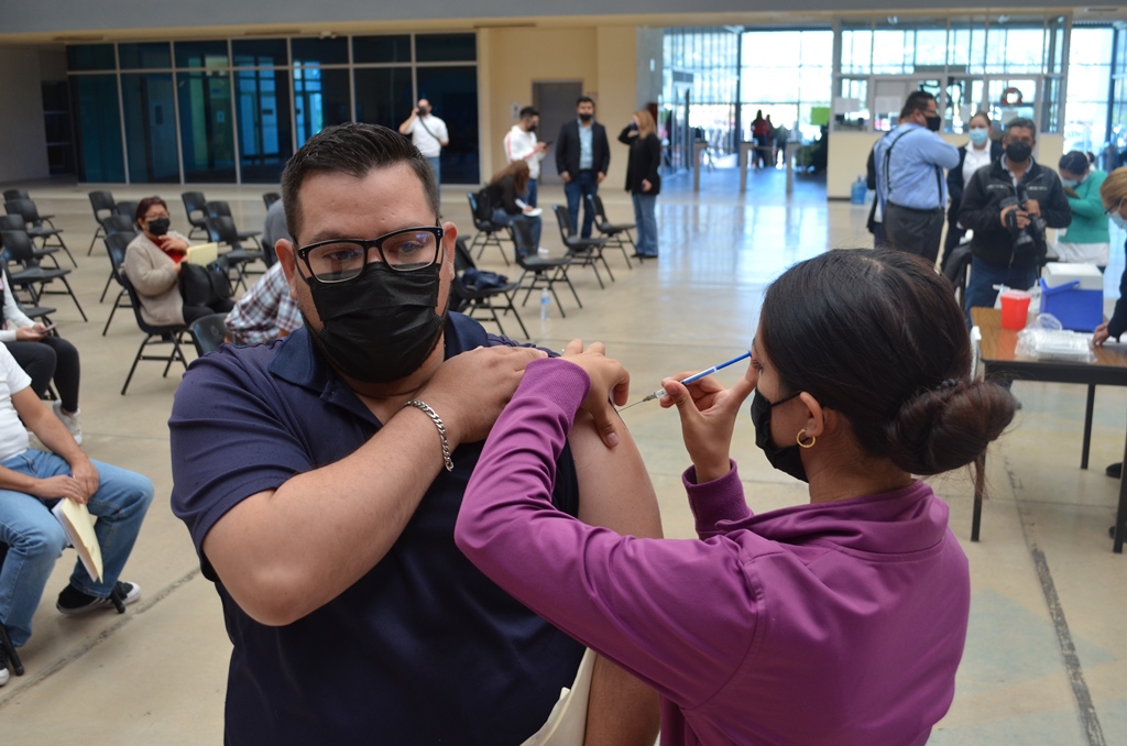 Todo el personal del sector educativo será vacunado con el refuerzo