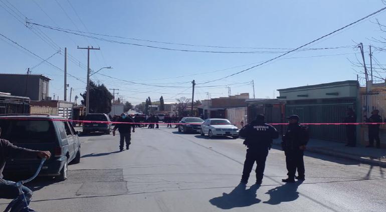 Pareja de agentes municipales, se agreden a balazos y pierden la vida al igual que una menor