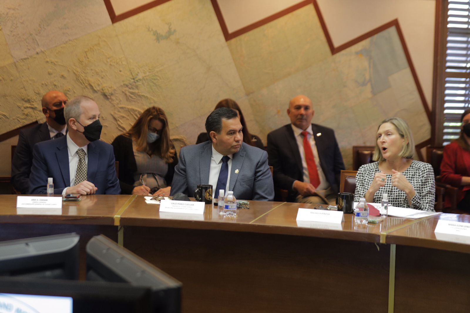 Reunión  Presidente Municipal con Embajador de Estados Unidos en México y comisionada de la CILA