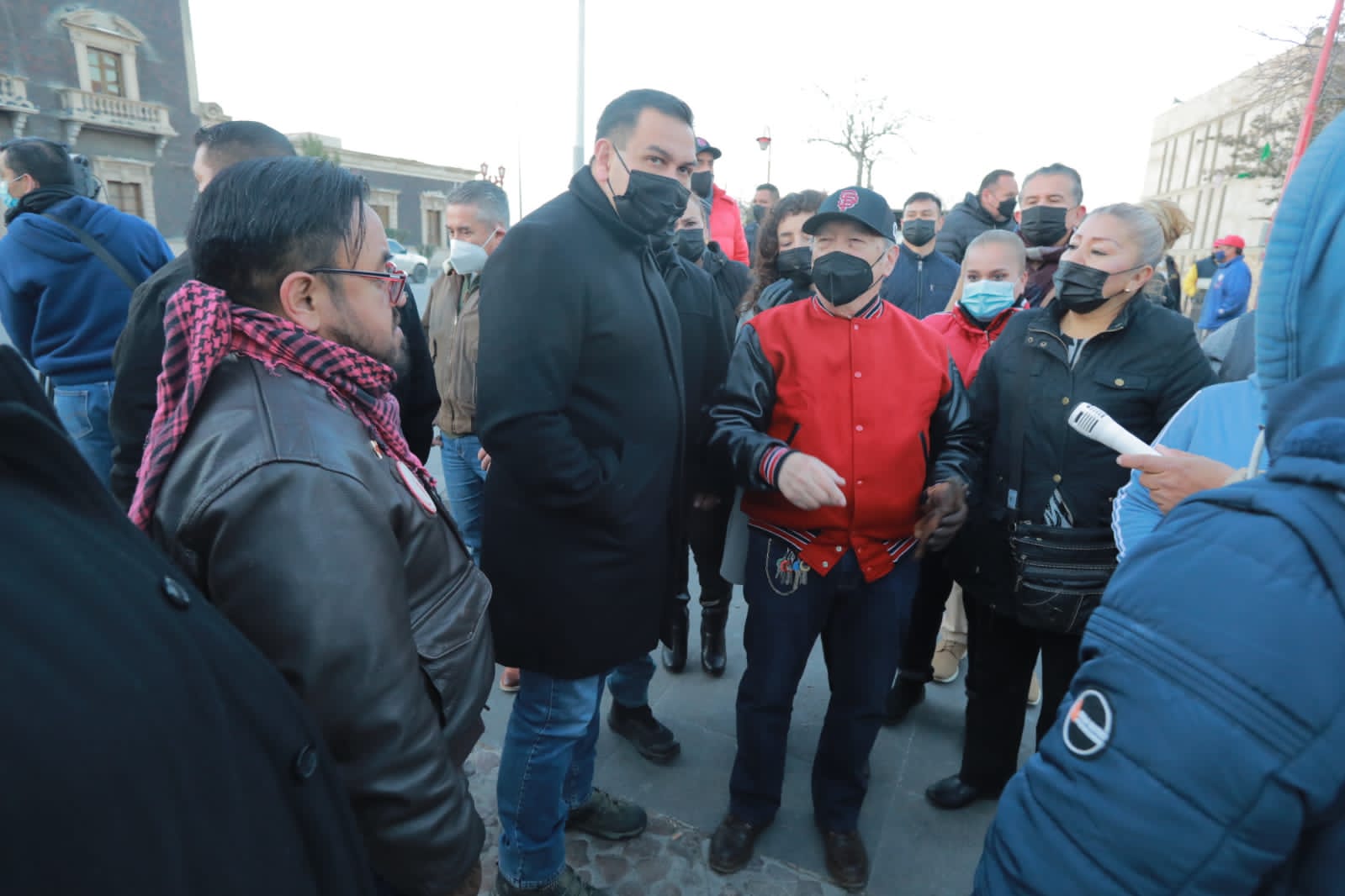 Cruz Pérez Cuéllar supervisa trabajos de limpieza y reparación de alumbrado público en la zona centro