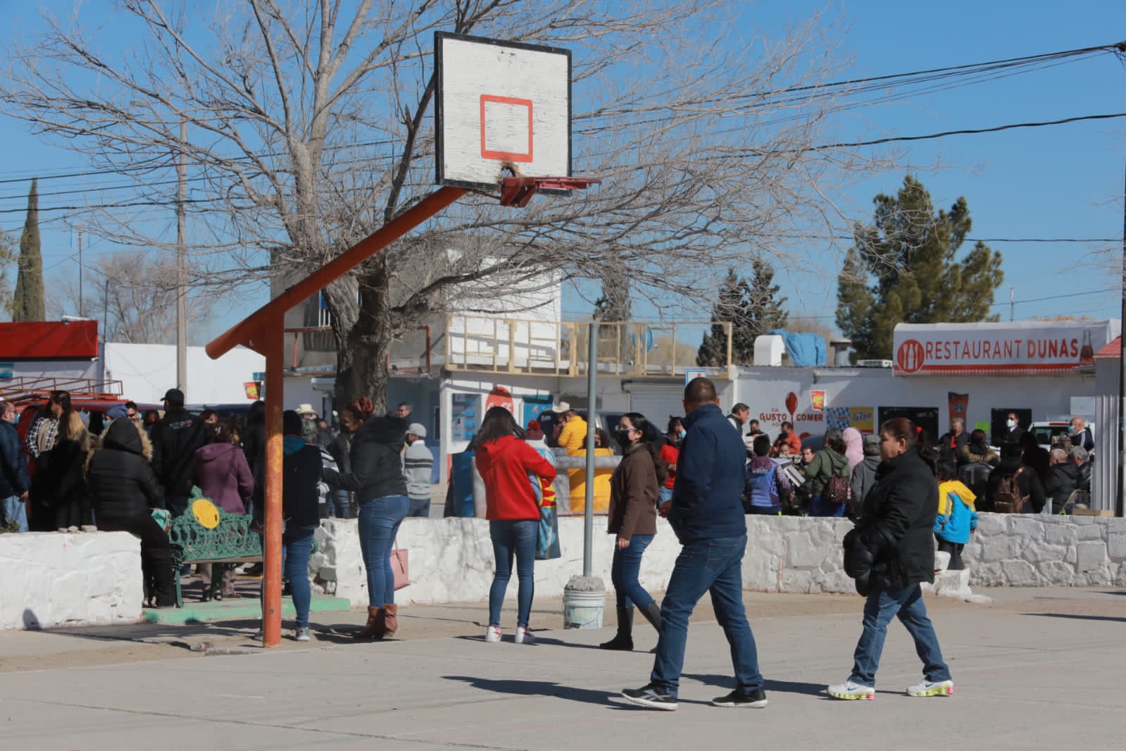 Se compromete Cruz Pérez Cuéllar a mantener atención a ciudadanos de Samalayuca