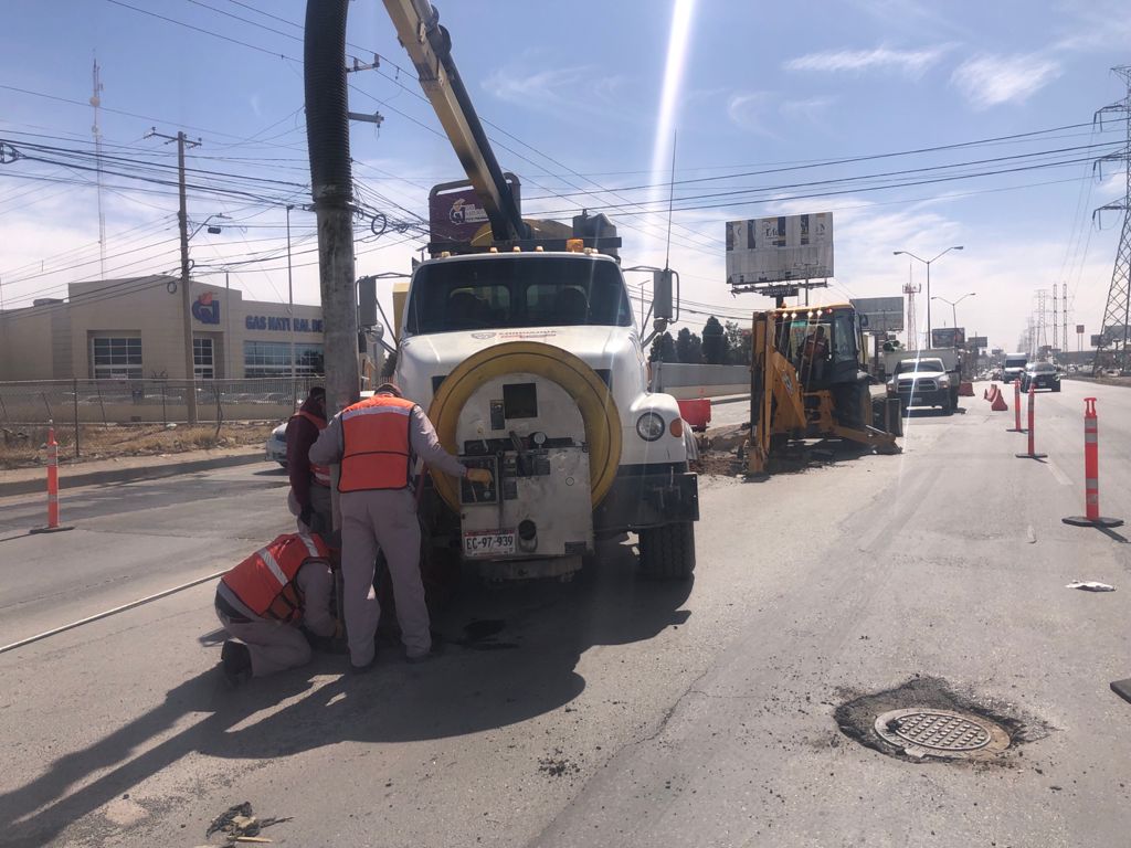 JMAS Juárez realiza reparación de hundimiento