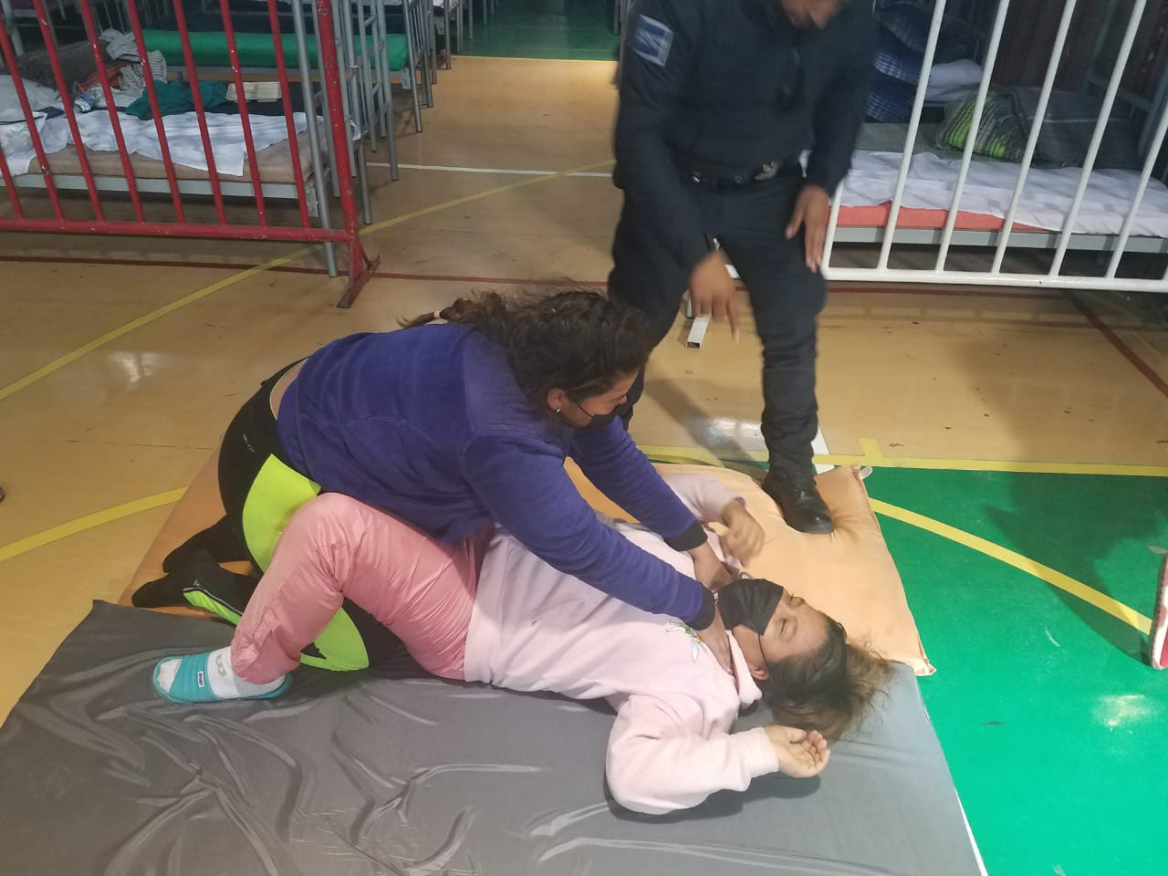 Imparten taller de defensa personal a mujeres migrantes del albergue Kiki Romero