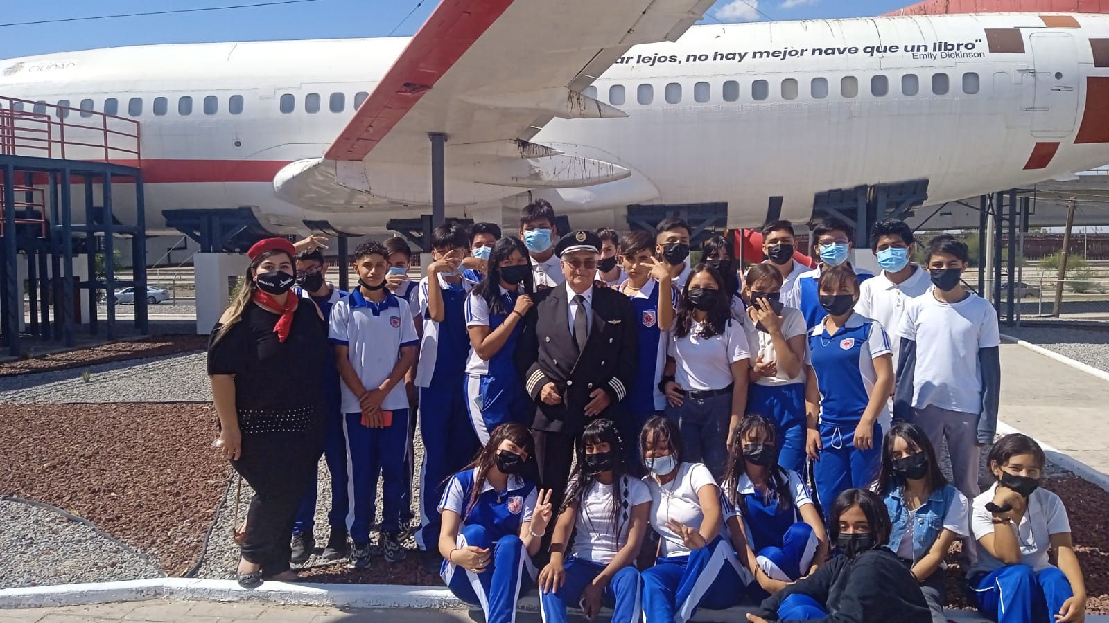 Reanudan actividades en el Biblioavión