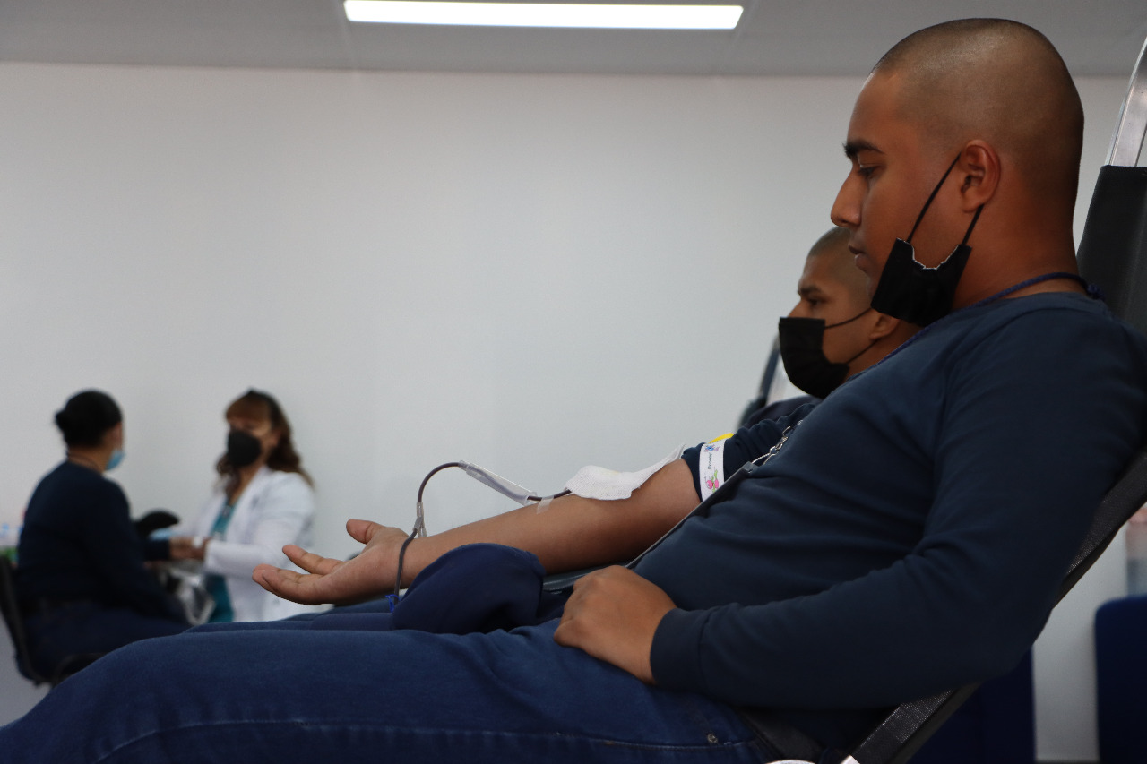 Participan cadetes de la Academia Municipal de Policía en campaña de donación de sangre