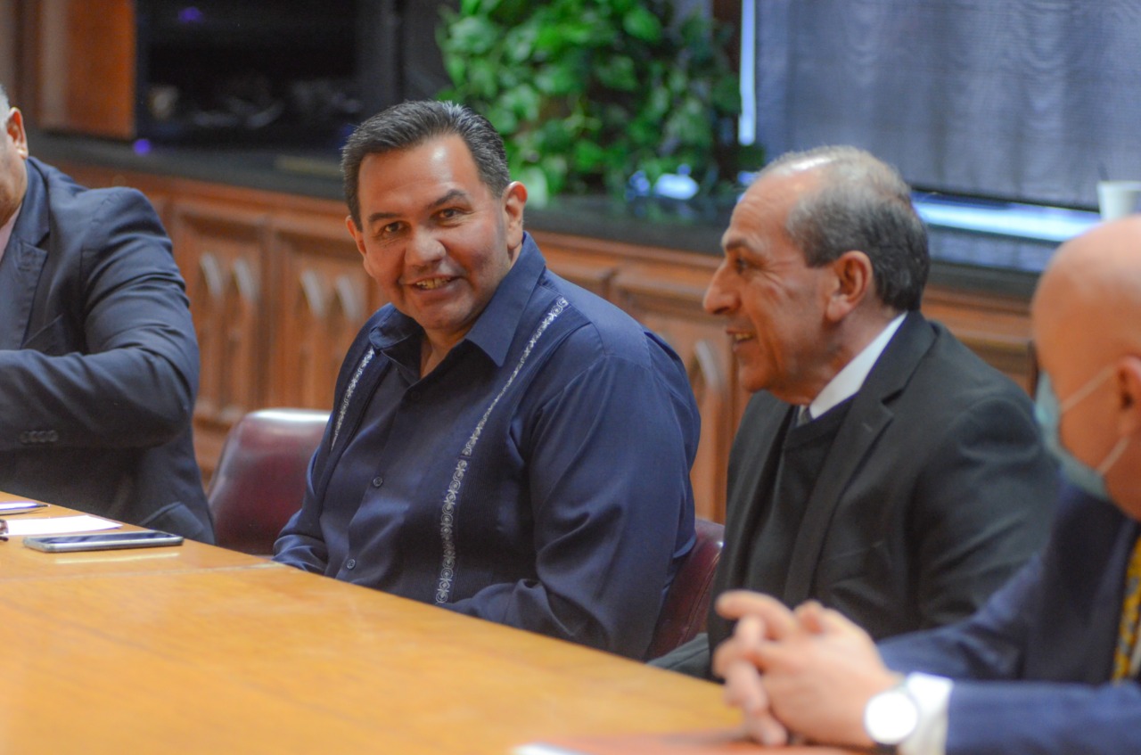 Vigilará municipio las afueras de institutos de la UACJ