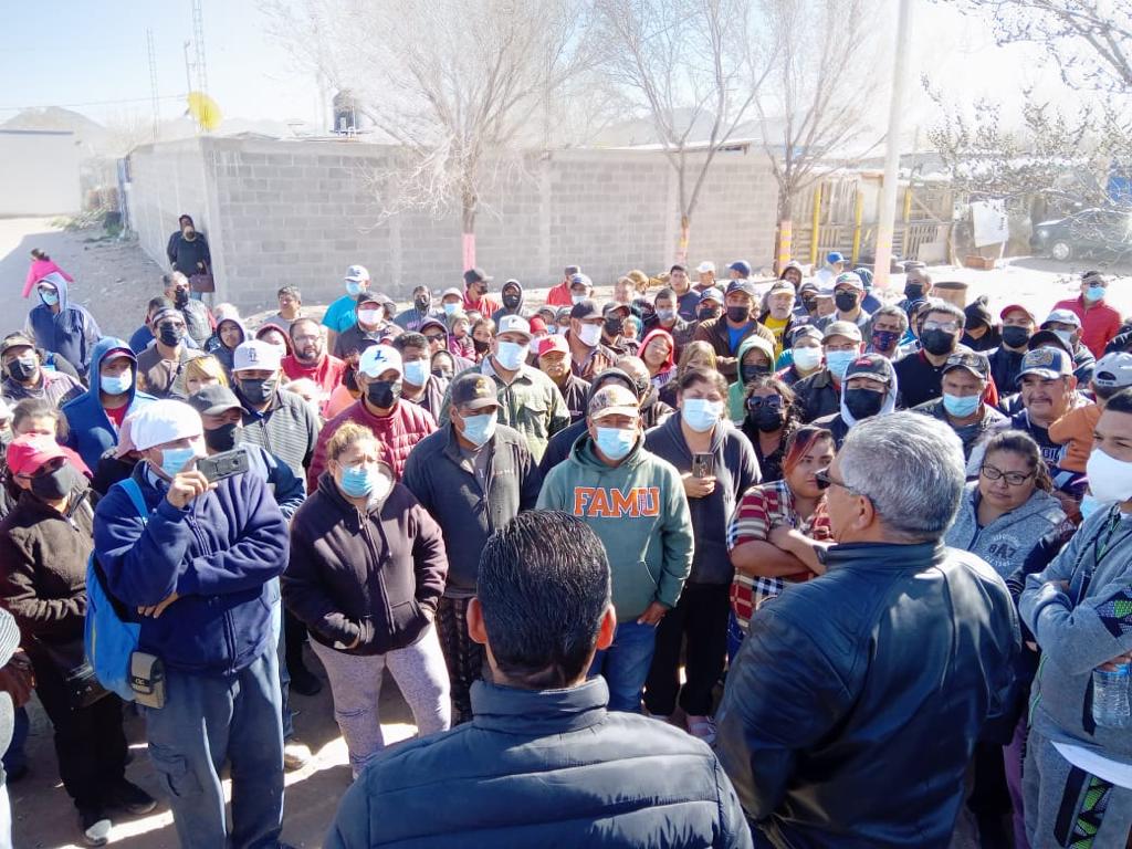 Se reúne Desarrollo Social con habitantes de Lomas de Poleo