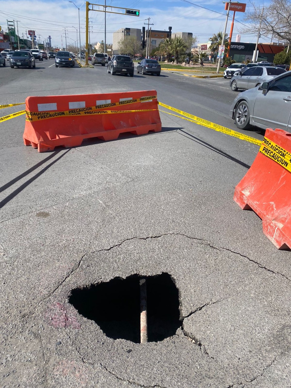 JMAS Juárez registra hundimiento en colector