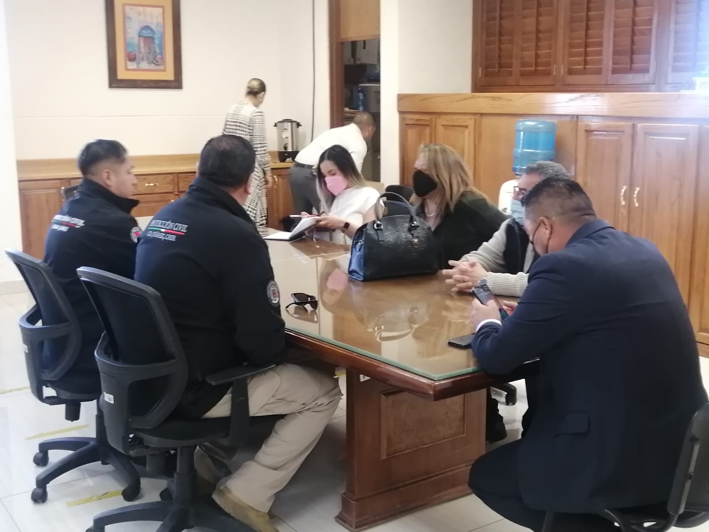 Locatarios del Mercado Juárez, piden permiso para operar en las afueras de las instalaciones