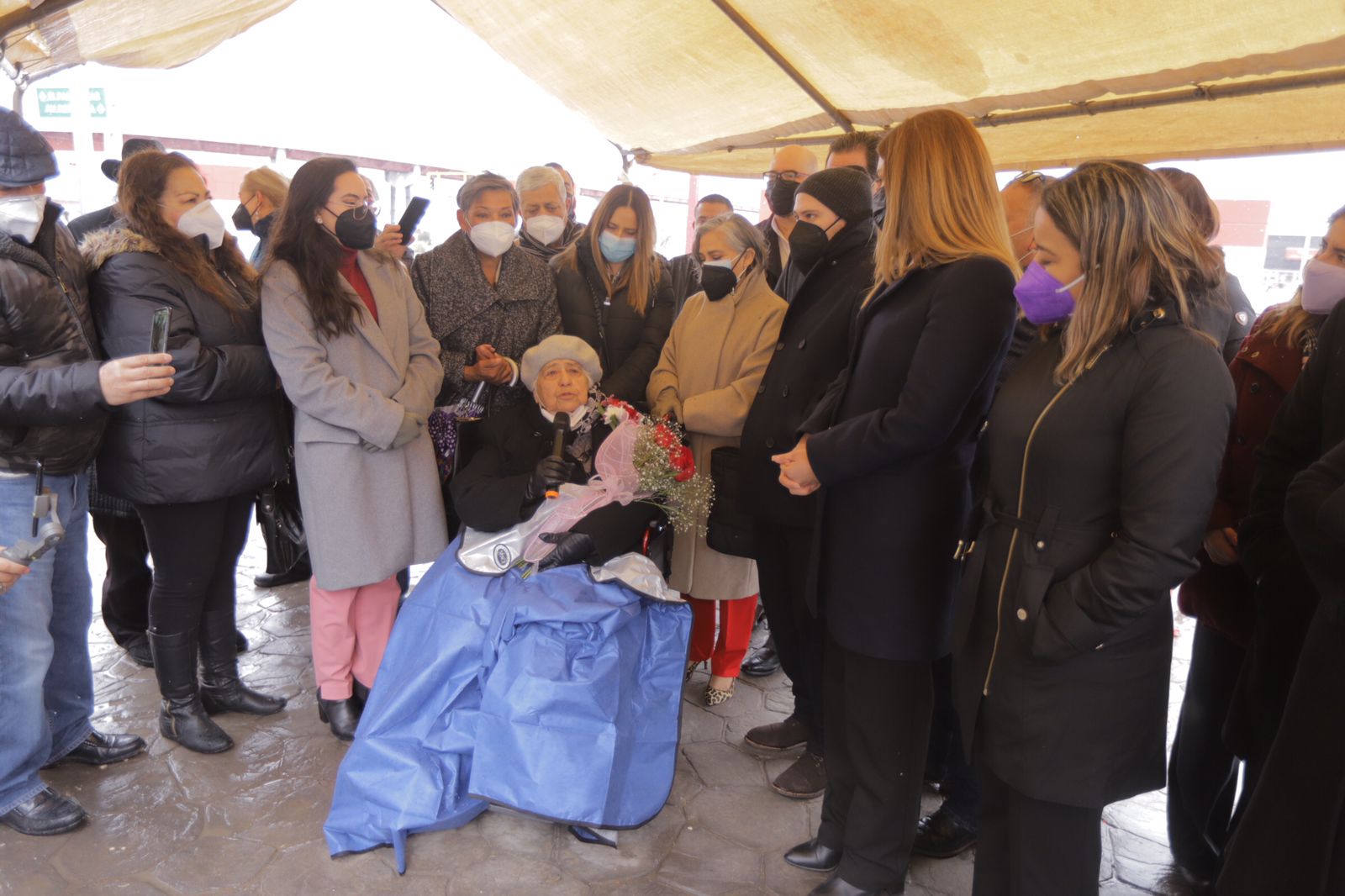 Devela Gobierno Municipal placa en Rotonda a las Mujeres Ilustres en honor a María Adriana Saucedo García
