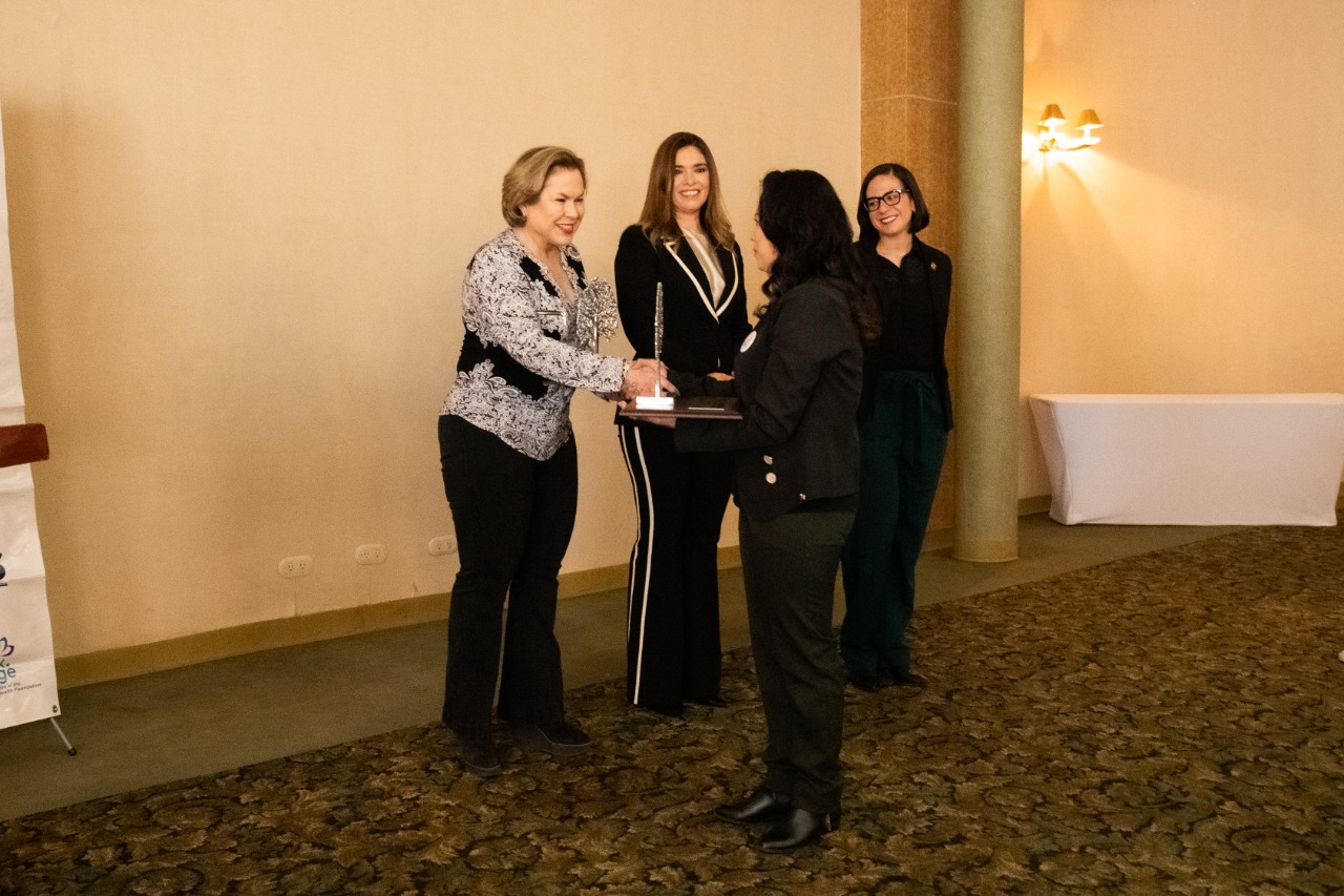 Acude presidenta del DIF Municipal Juárez a informe de ROTMENAS