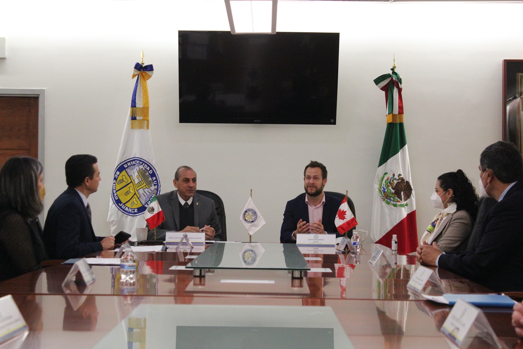Realiza cónsul de Canadá visita a UACJ con el objetivo de fortalecer vínculos