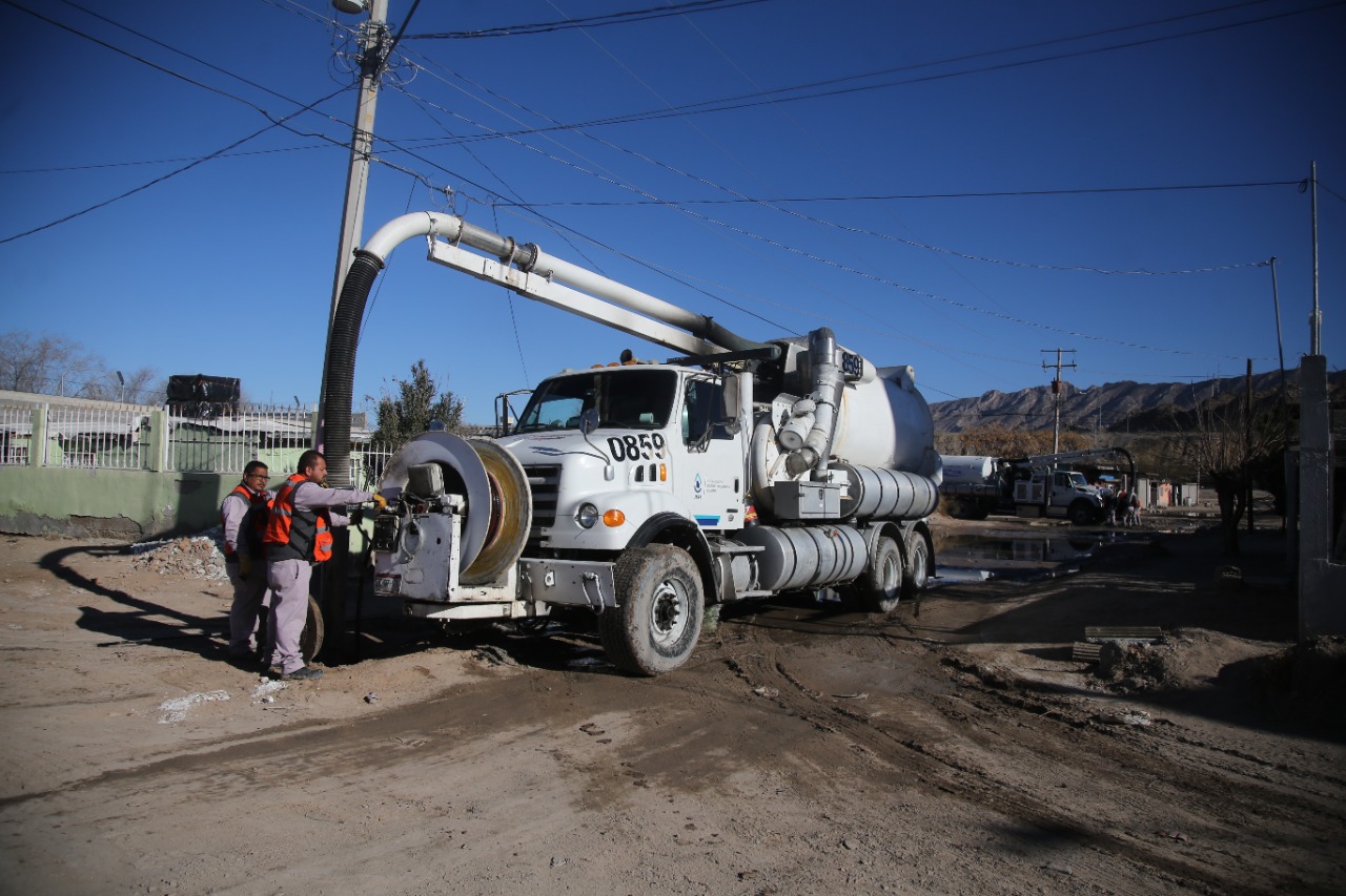 JMAS Juárez da mantenimiento al alcantarillado con 5 máquinas vactor