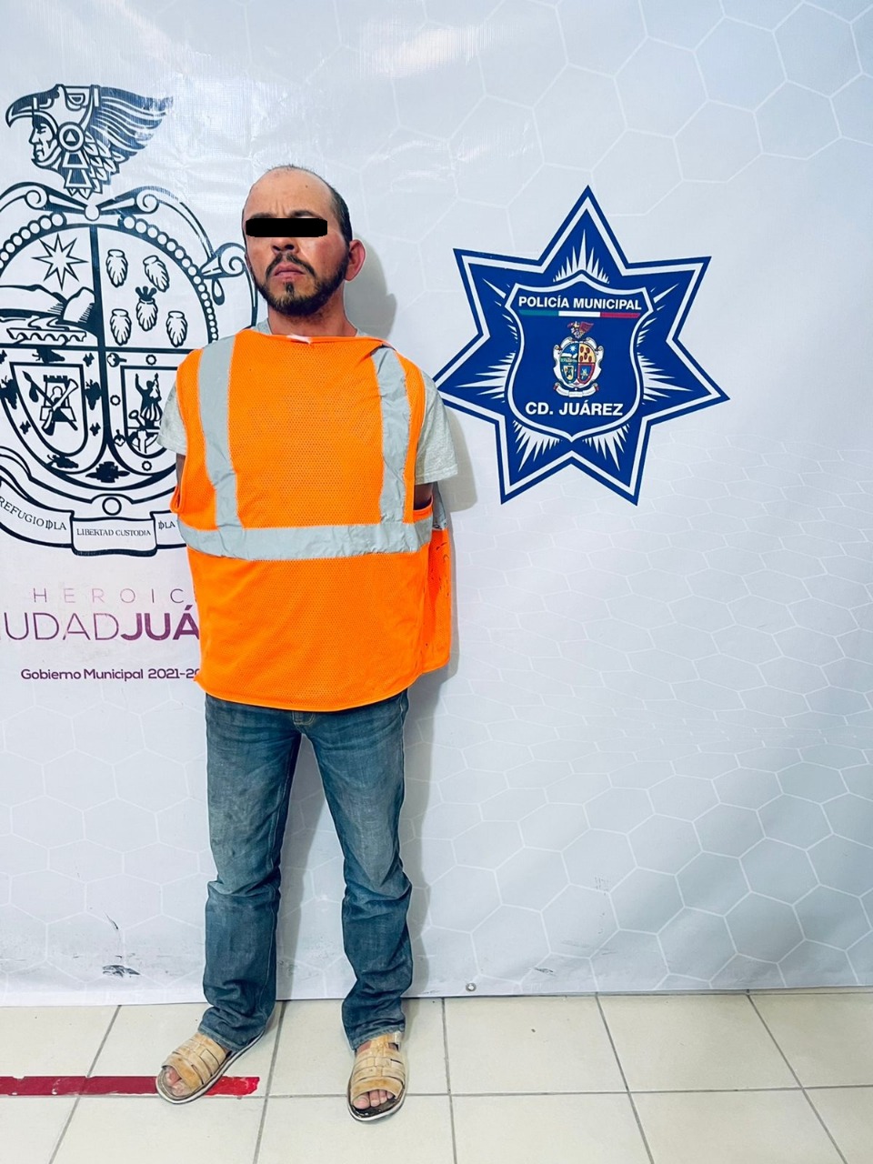 Incendia la casa de su padre y es detenido por agentes municipales