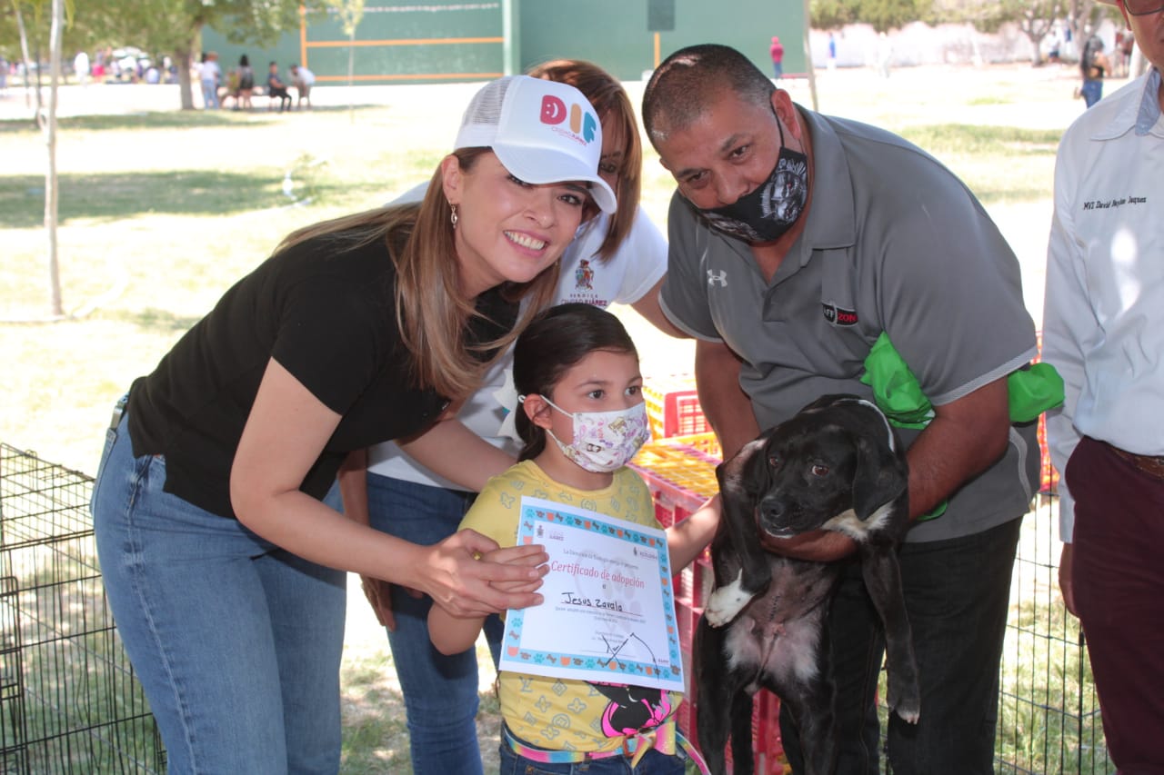 Participó Presidenta de DIF Municipal en Cruzada por la Adopción