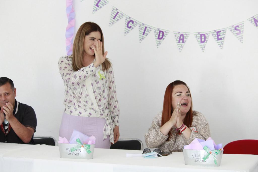 Rubí Enríquez acude al festejo del Día de las Madres en el Consejo Fovisste