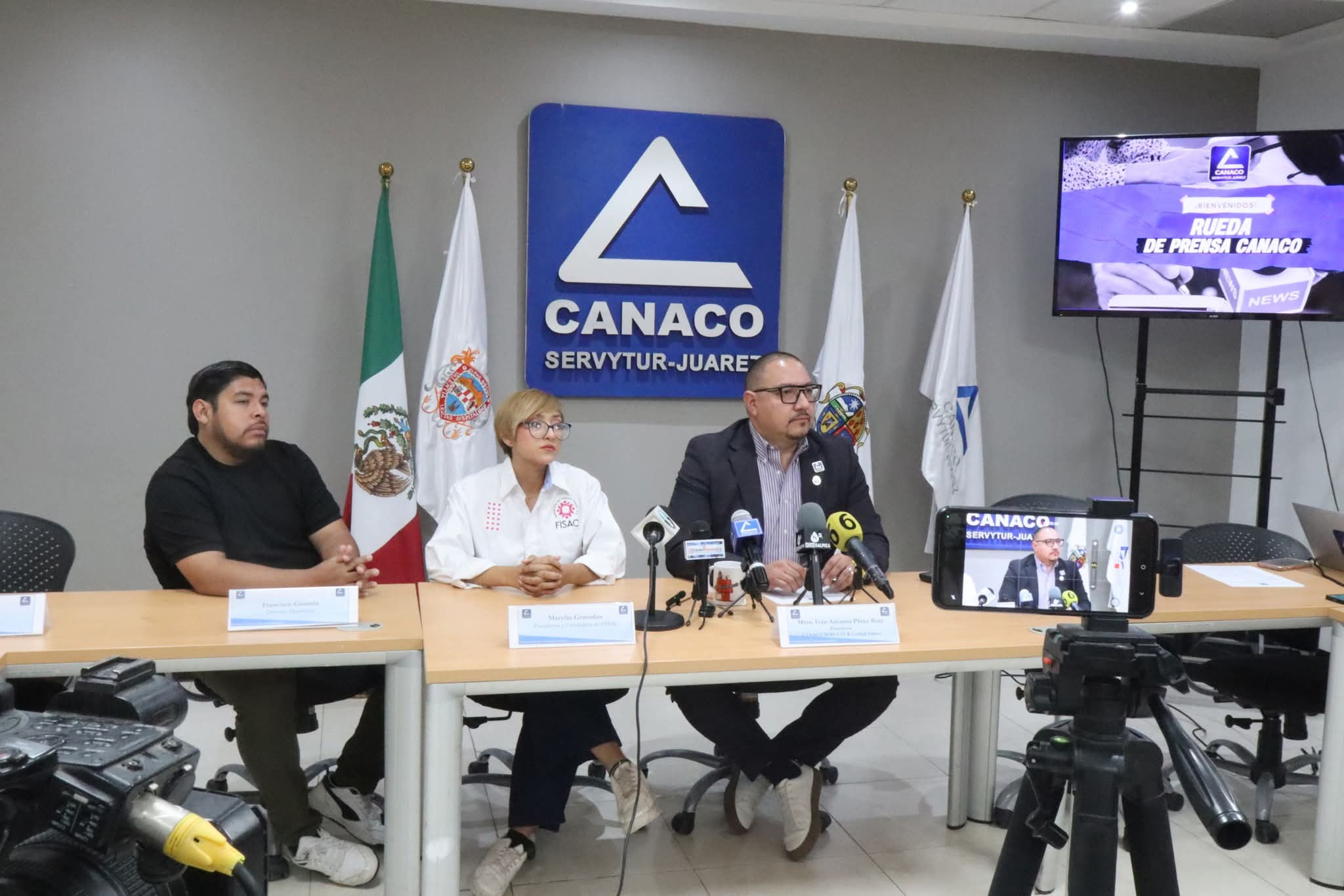 Reconoce CANACO trabajo de César Jáuregui en la FGE.