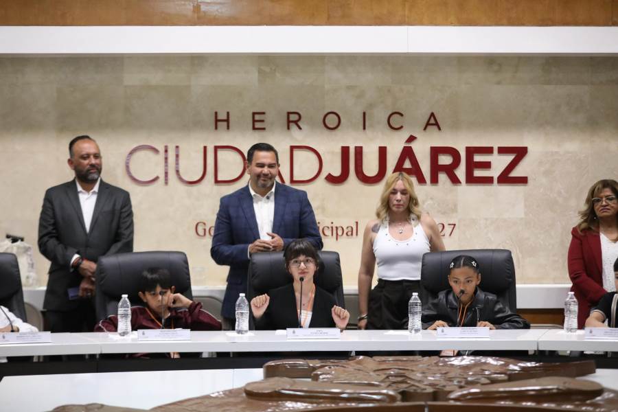 Encabeza alcalde sesión de Cabildo Infantil en Ciudad Juárez