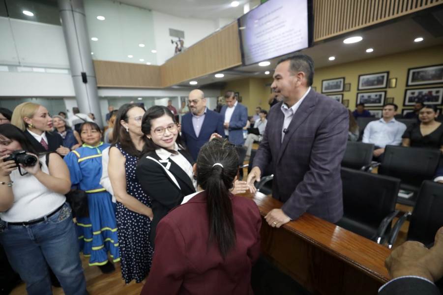 Respalda Morena a alcalde de Juárez por deuda fiscal heredada