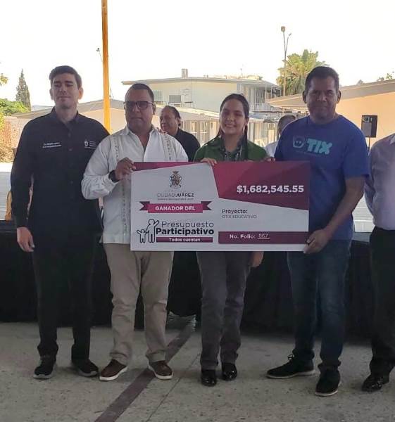 Entregan recursos del Presupuesto Participativo para talleres tecnológicos en secundaria