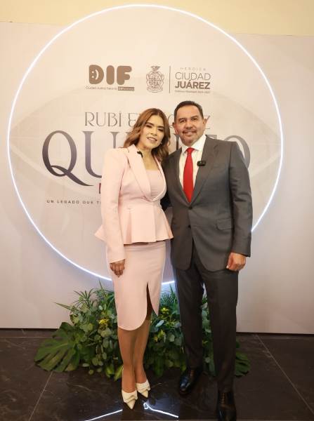 Cruz Pérez Cuéllar reconoce labor de Rubí Enríquez al frente del DIF Municipal