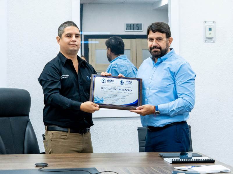 Reconocen de manera póstuma a Marco Licón por apoyo a Villa Ahumada