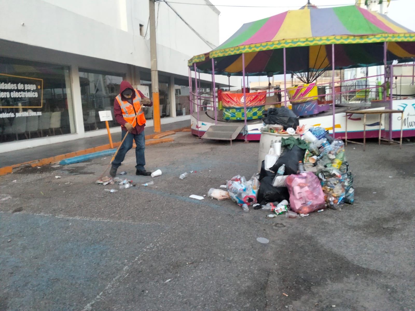 Limpian zona de San Lorenzo tras la celebración para reabrir vialidades
