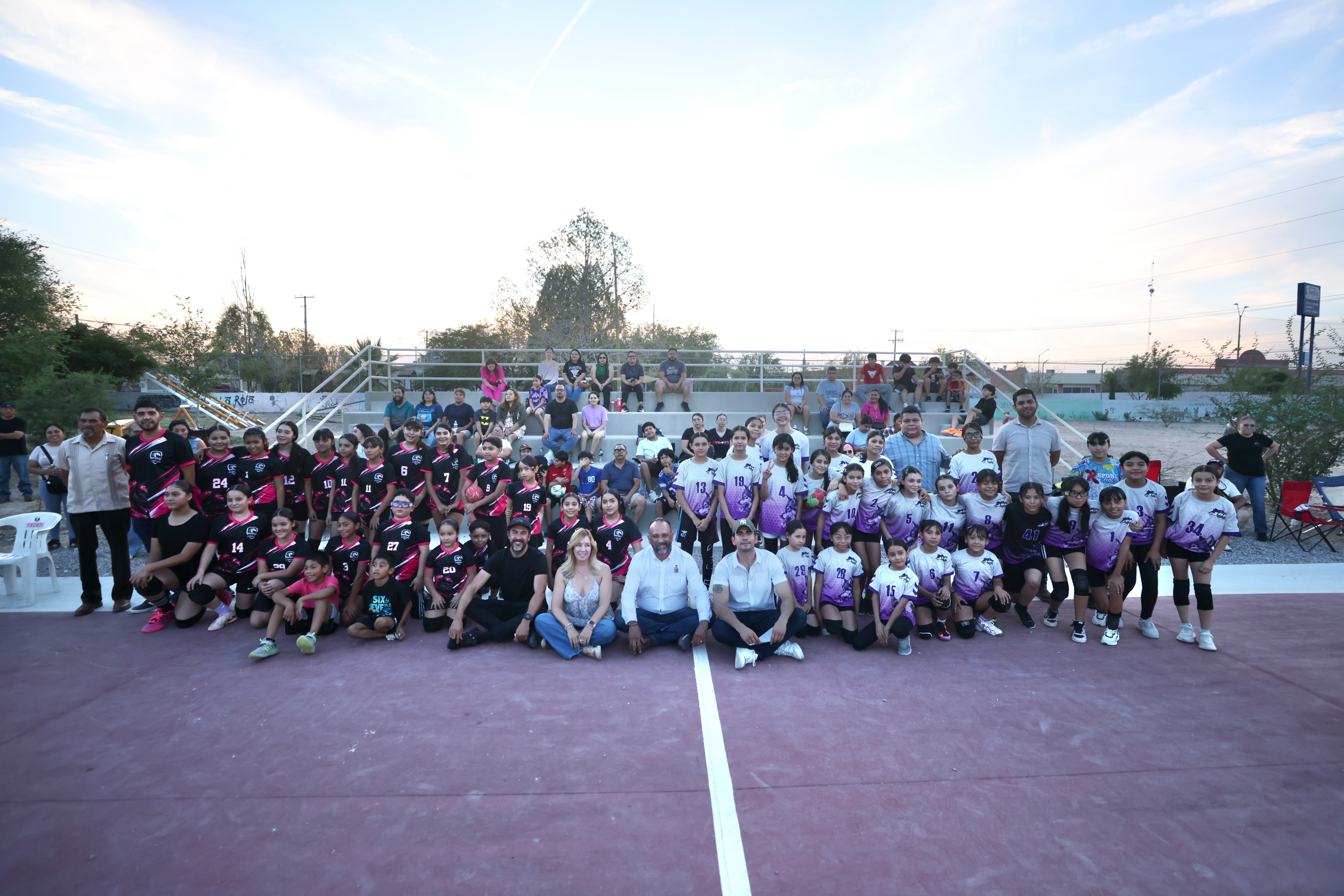 Entregan cancha de handball en Torres del Sur mediante Presupuesto Participativo
