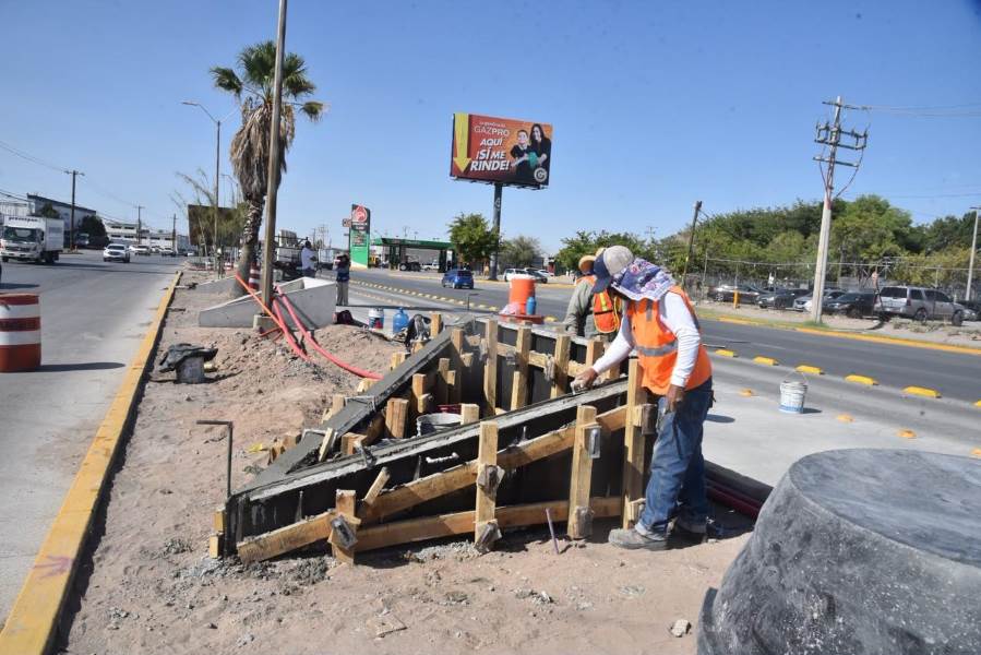 Rehabilitan camellón de la avenida Tecnológico con inversión de 45 millones de pesos