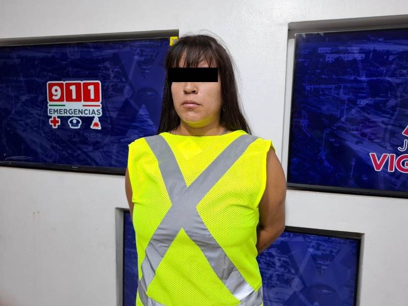 Detienen a mujer armada y con droga en Cerradas de San Pedro