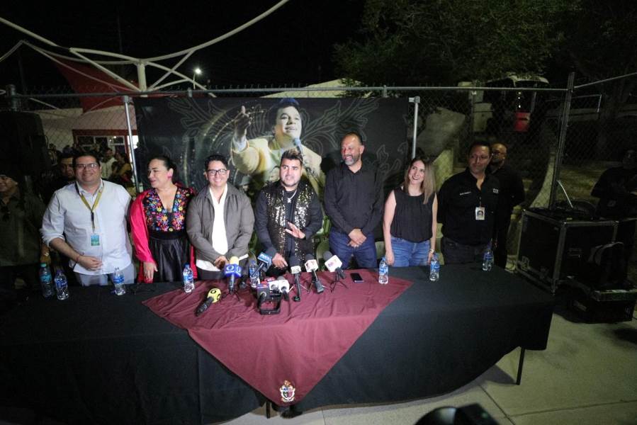 Miles de juarenses despiden el Festival Juangabrielísimo con homenaje a Juan Gabriel