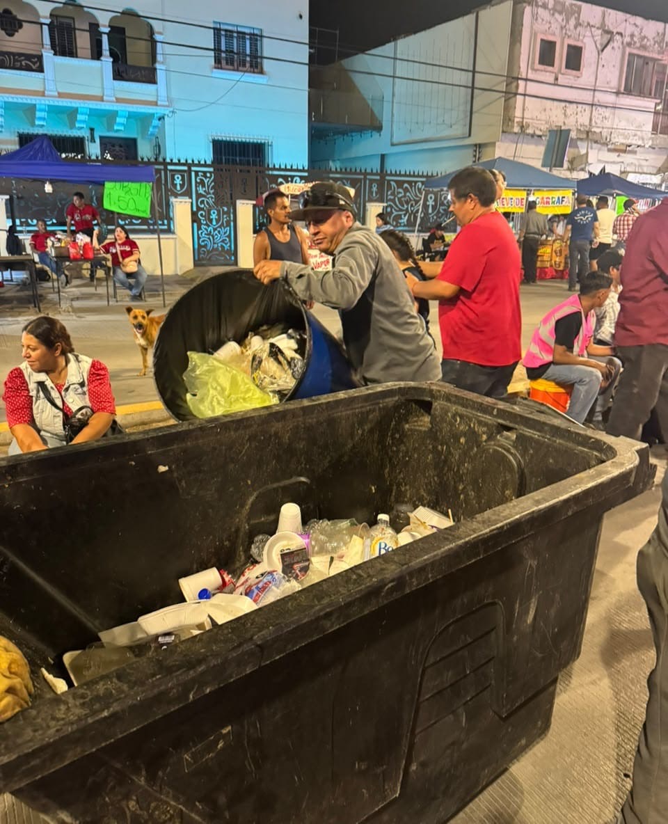 Implementan operativo de limpieza durante Festival Juárez Juangabrielísimo.