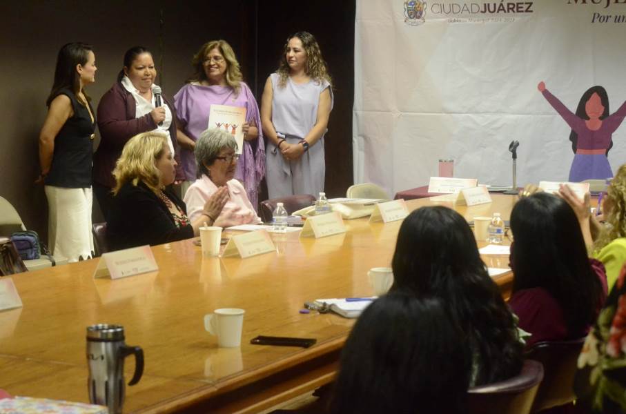 Reconocen a seis mujeres por su labor contra la violencia y a favor de la comunidad