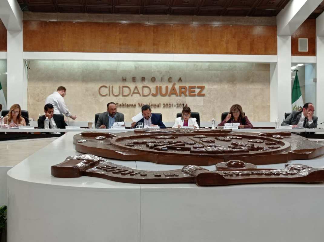 Exhorta Cabildo a estado y federación a la regularización de escuelas.