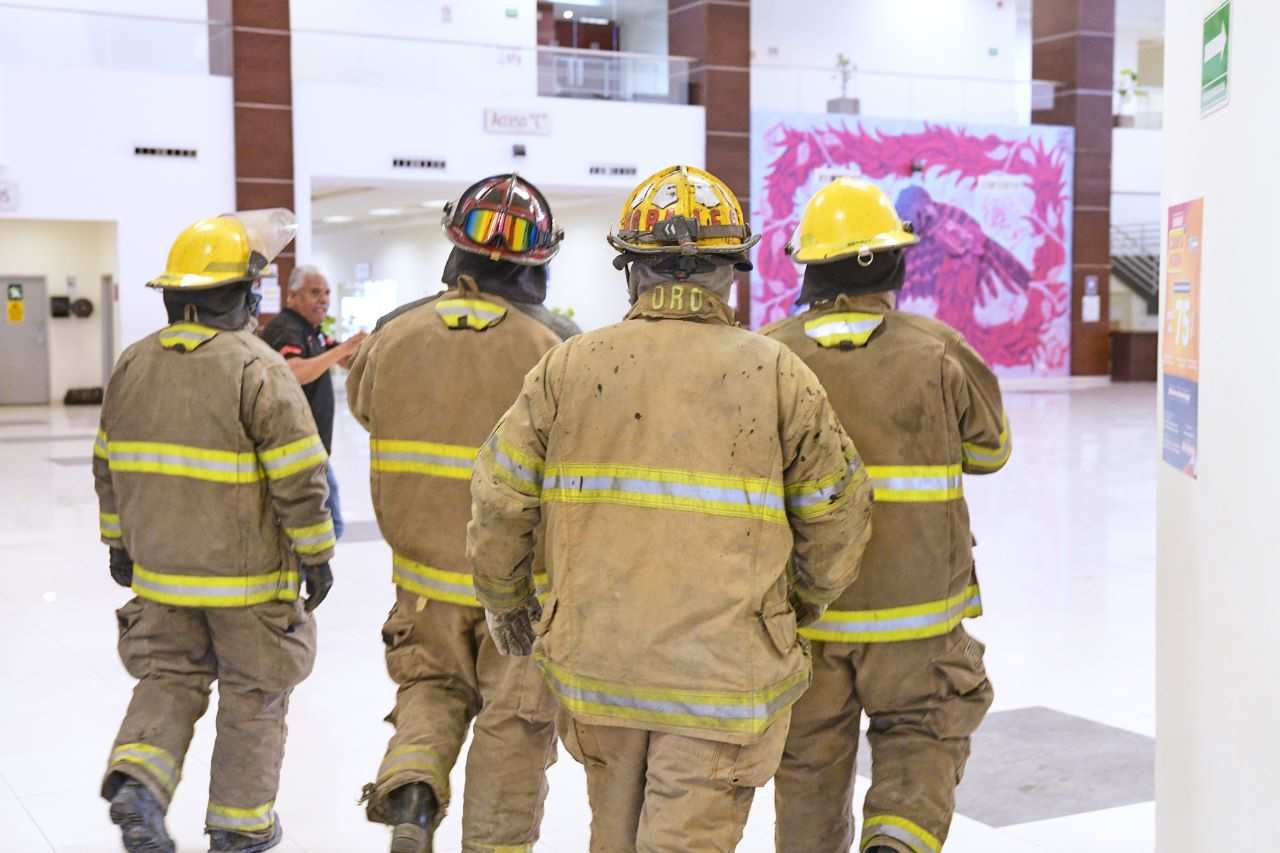 Realizan simulacro de incendio en oficinas de Gobierno del Estado