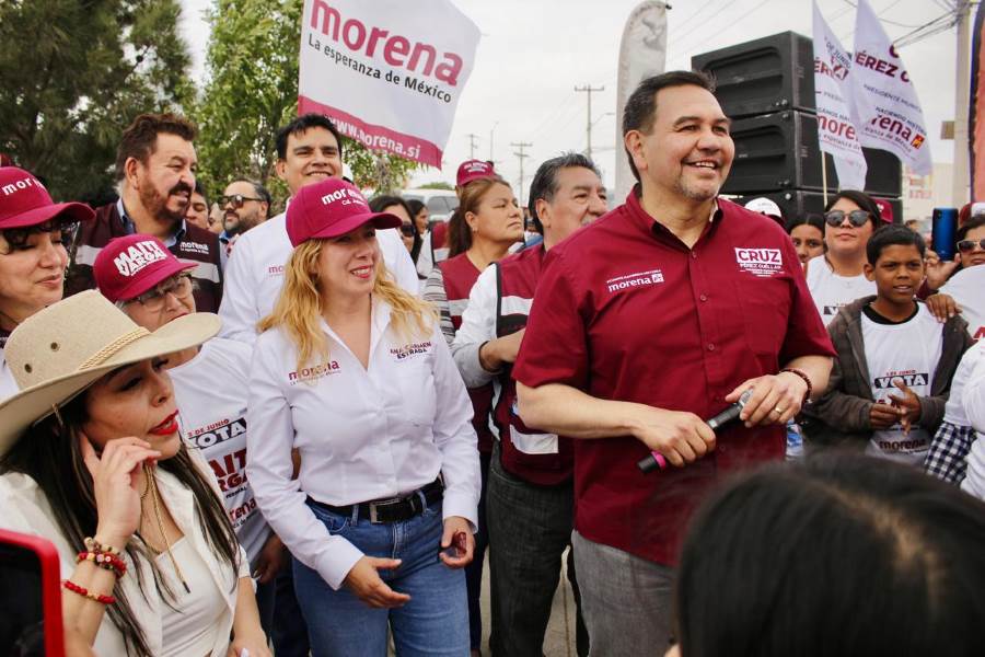 Acompañan candidatos a diputados y a Sindicatura a Cruz Pérez Cuéllar en cruceros de Juárez