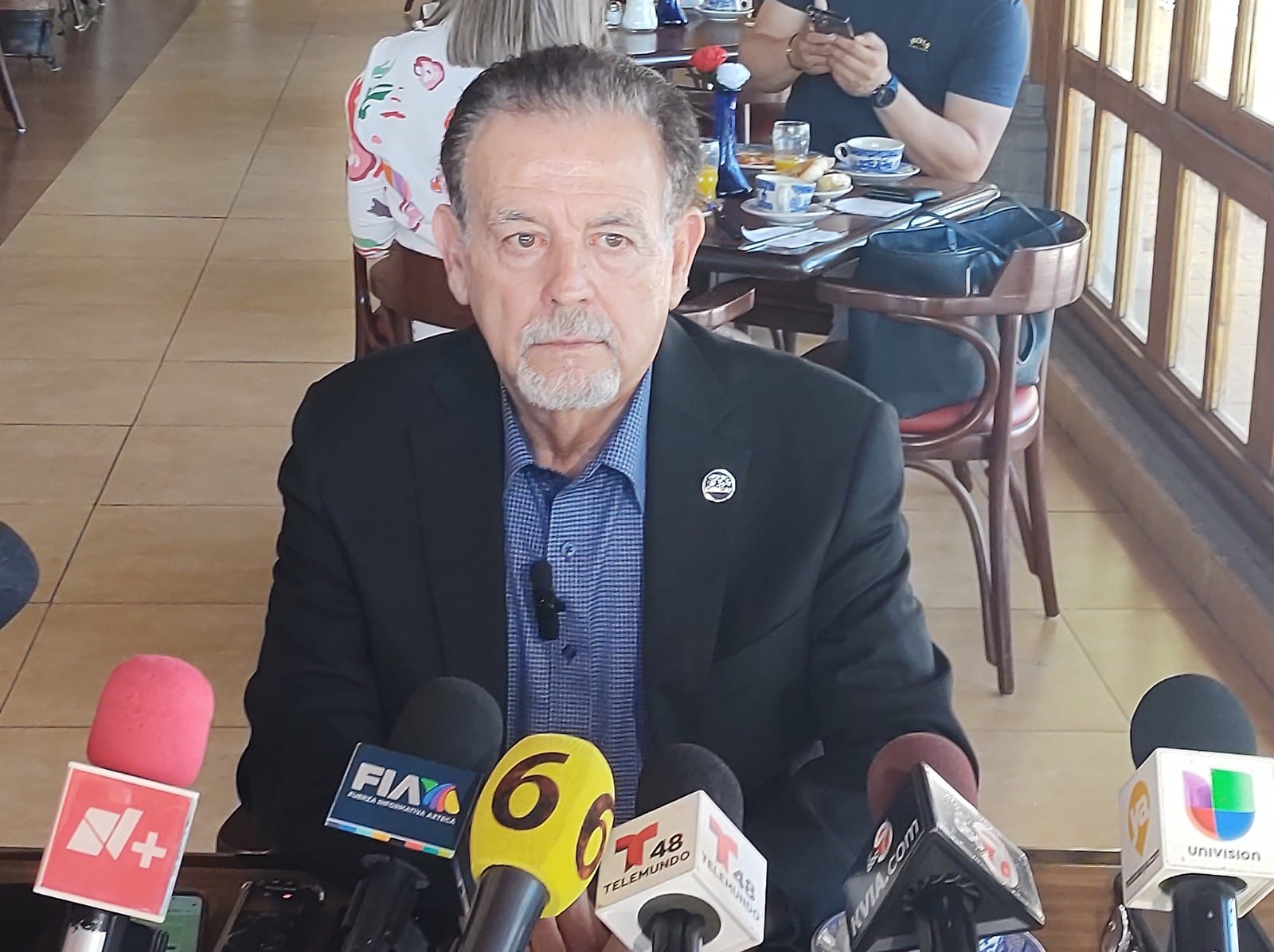 Llaman transportistas a gobiernos a frenar el flujo migratorio ante pérdidas por cierre de exportaciones.