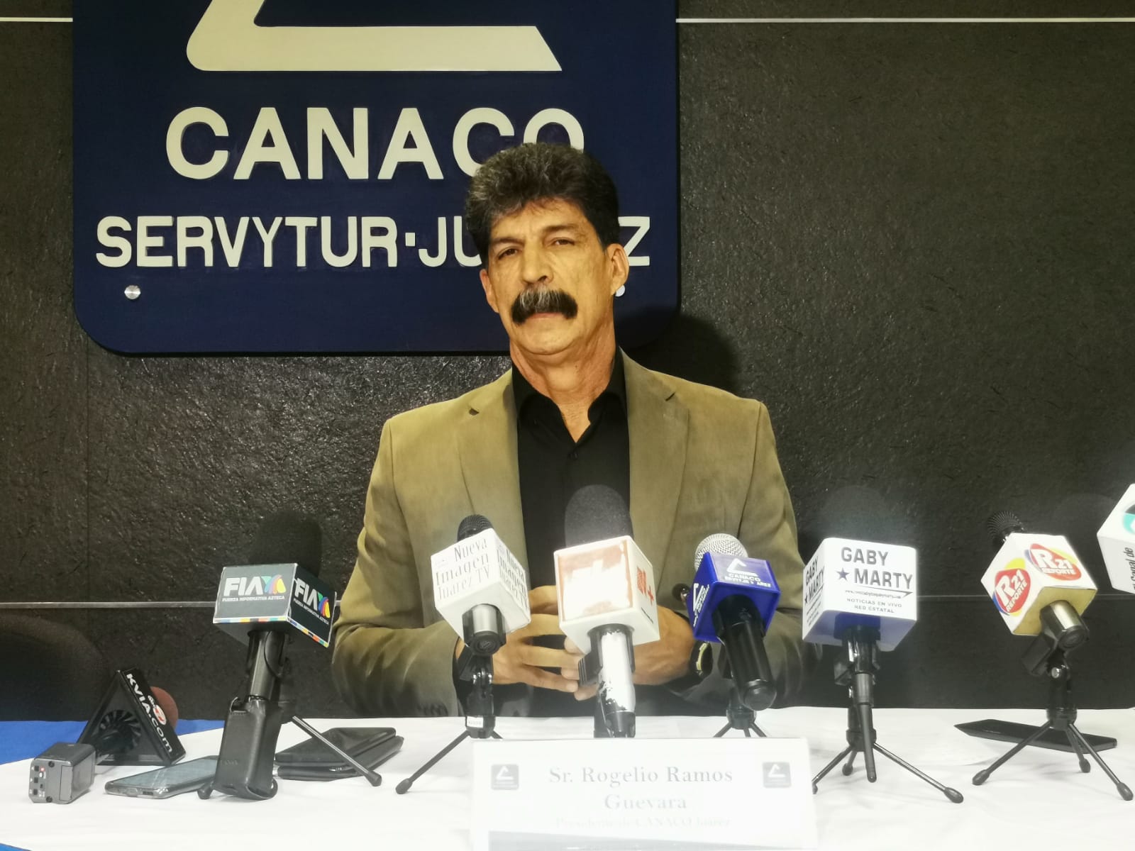 Analiza CANACO problemática por aumento en tiempos de espera de los cruces internacionales.