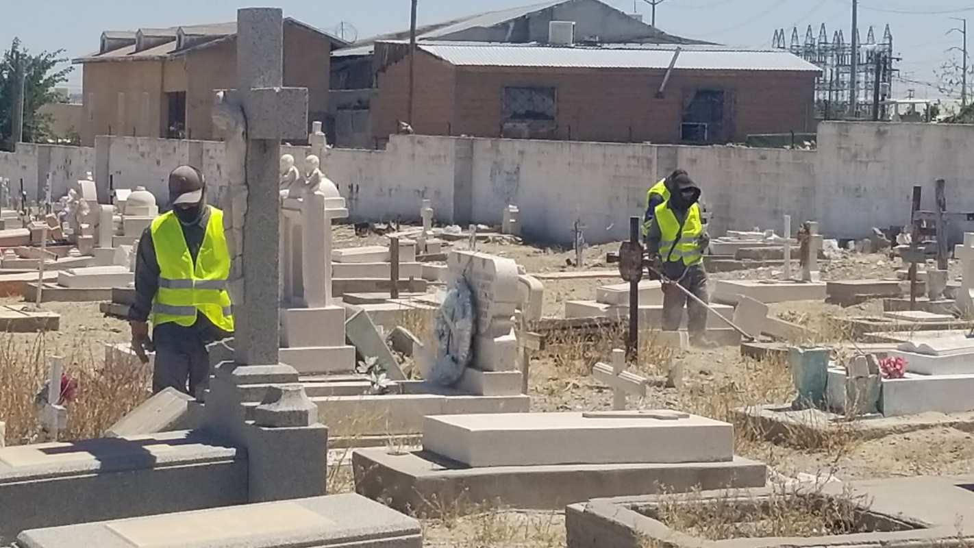 Preparan panteones municipales por el Día de las Madres