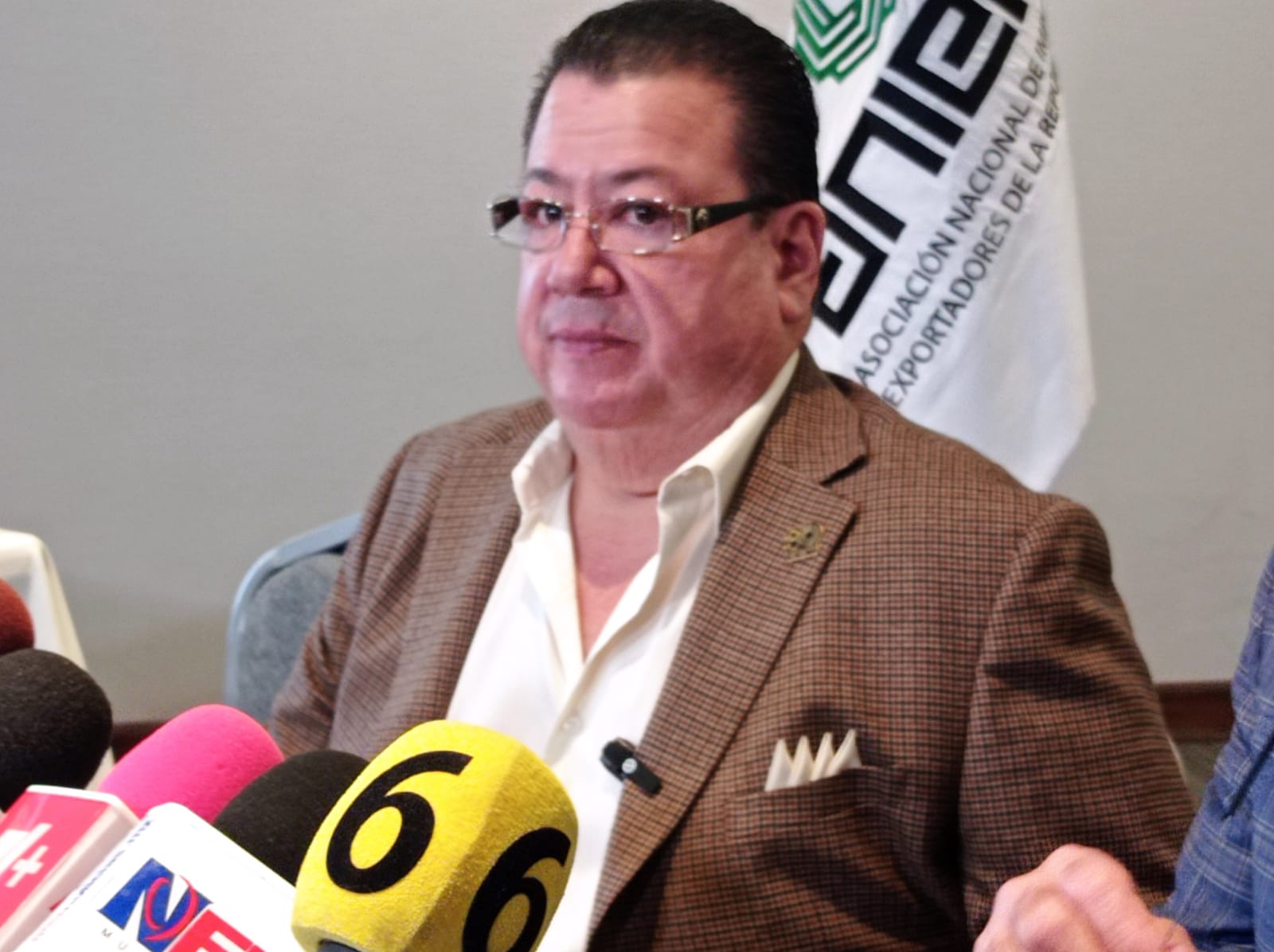 Buscan formular apoyos para evitar desaparición de pymes por imposición de aranceles.