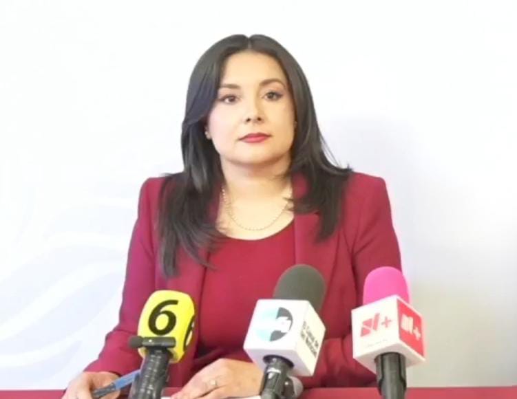 Senador debe ocuparse de sus propios asuntos; responde Mayra Chávez a señalamientos.