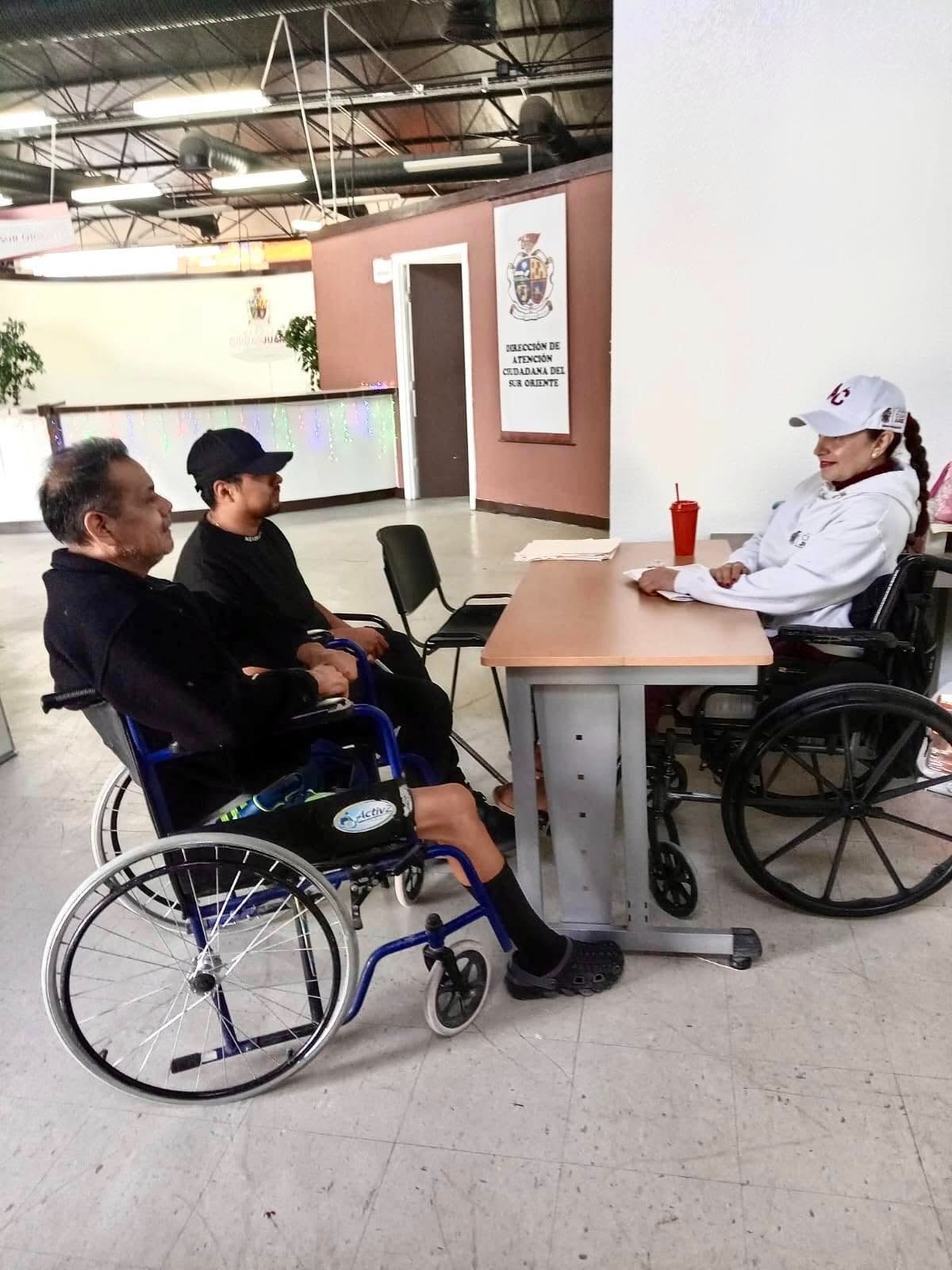 Llevan atención a personas con discapacidad en el sur oriente.