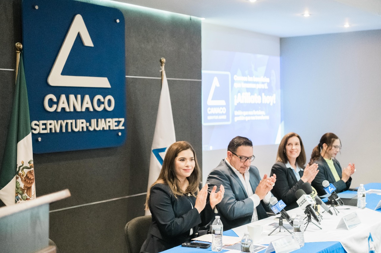 Renuevan mesa directiva de Mujeres Empresarias; asiste presidente del DIF Municipal.