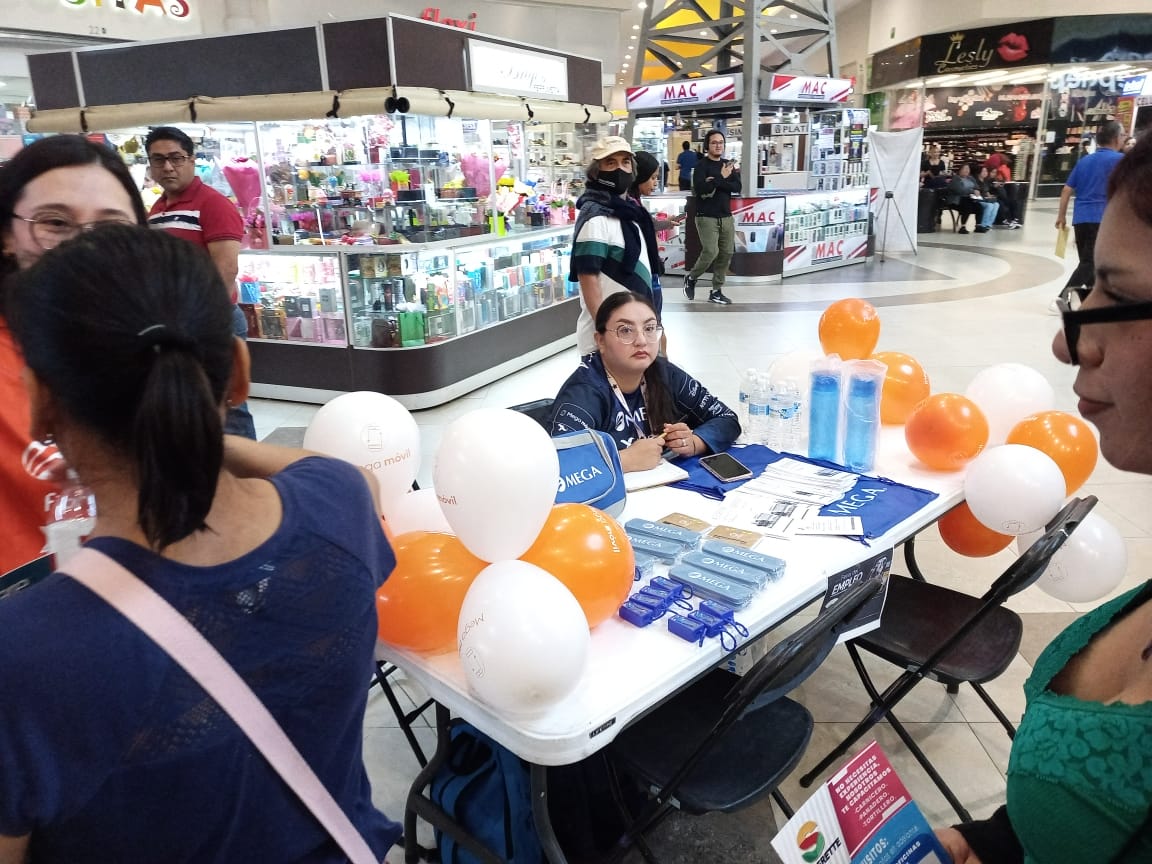 Registra CANACO gran afluencia de personas en Feria del Empleo.