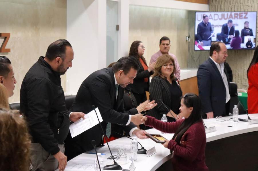 Melissa Alvarado, la "Sirenita Juarense", compite en el Mundial de Natación en Tailandia