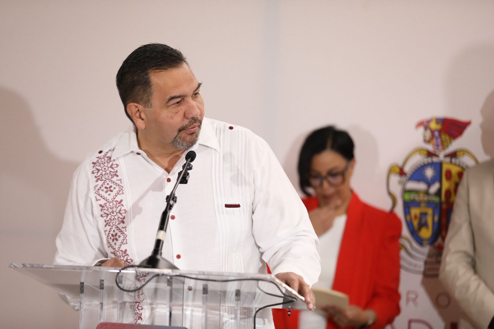 Presenta alcalde informe sobre pago de deudas heredadas.