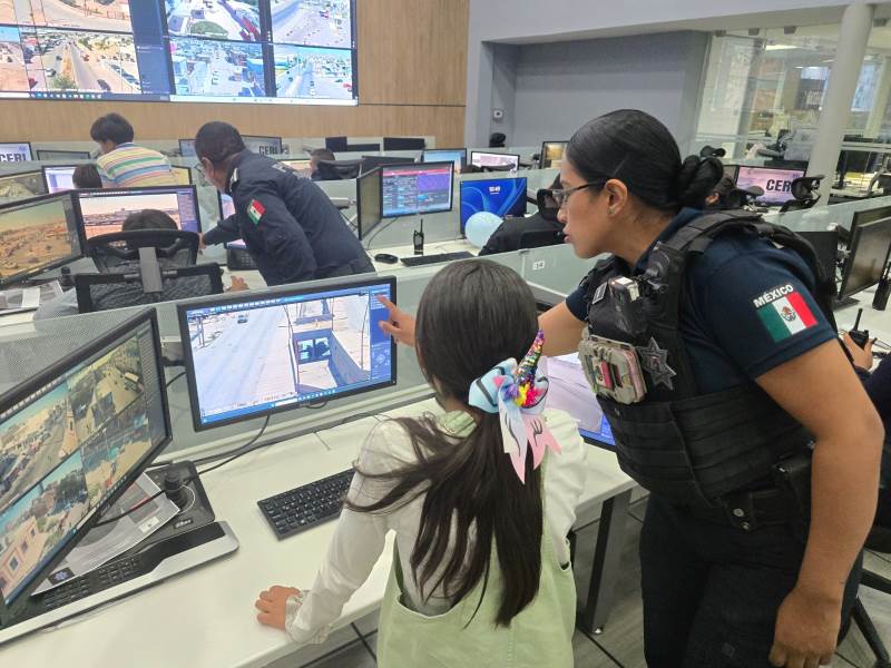 Niños de casa hogar visitan instalaciones del CERI 911