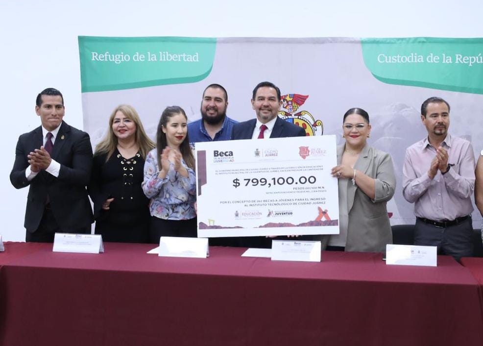 Seguirá apoyo municipal a los estudiantes de todos los niveles educativos.