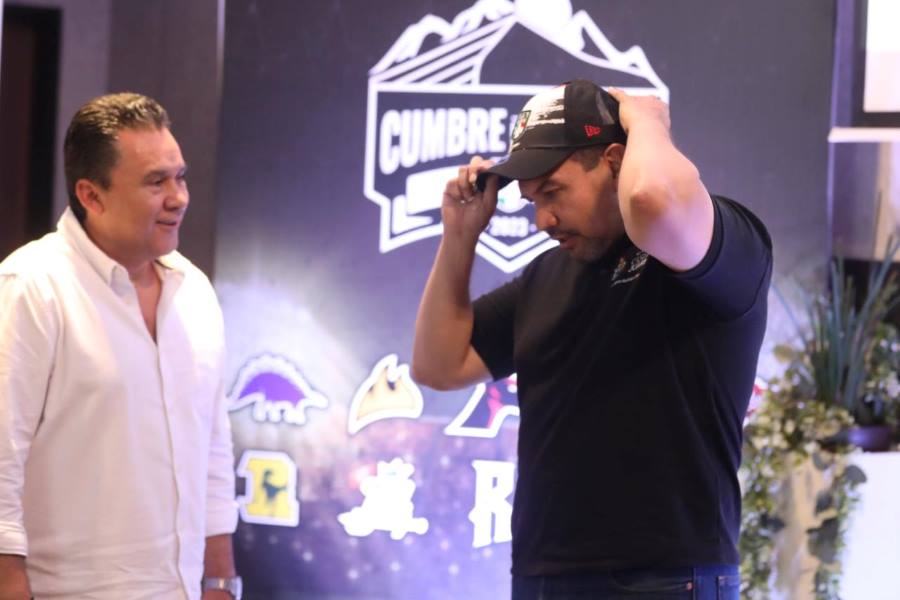 Se reúne el Presidente Cruz Pérez Cuéllar con dueños de equipos de la LFA